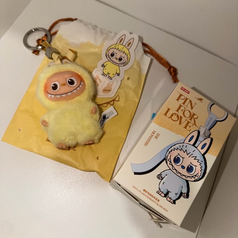 The Monsters LABUBU Pin for Love Series Letter F Plush Pendant (A-M) - Picture 5 of 7